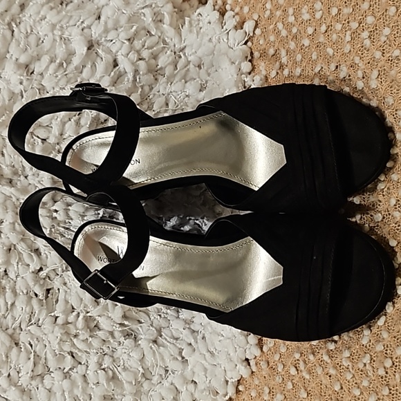 Worthington Heels - Picture 16 of 17